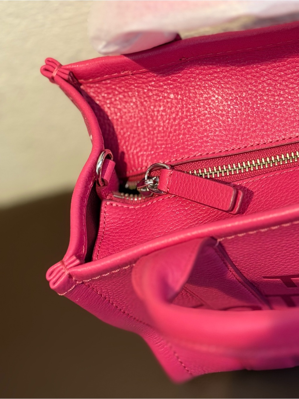 Marc Jacobs Leather The Tote Bag -Small- Rasberry Pink - Picture 13 of 14